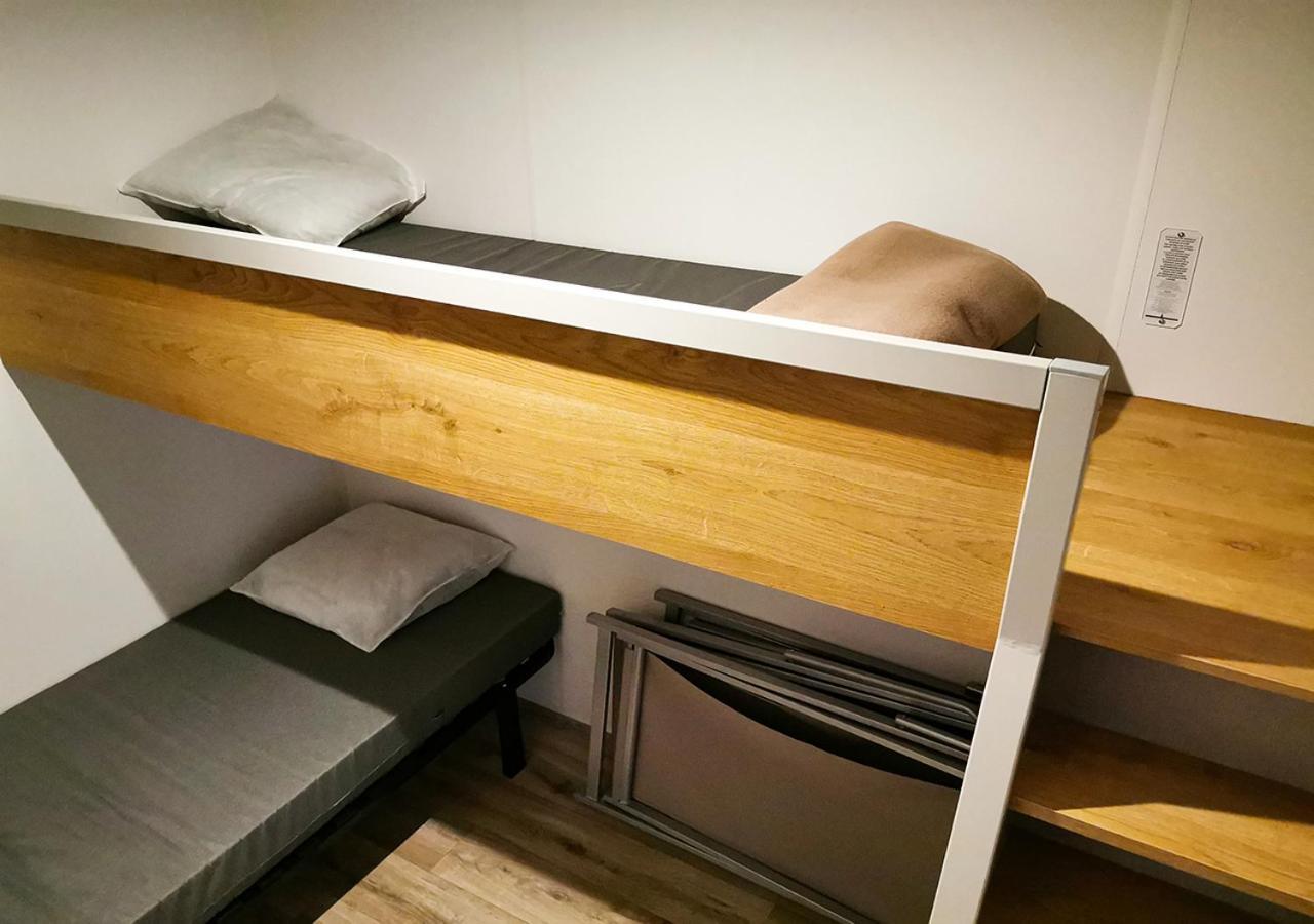 Camping Des Bondons La Ferte sous Jouarre Ruang foto