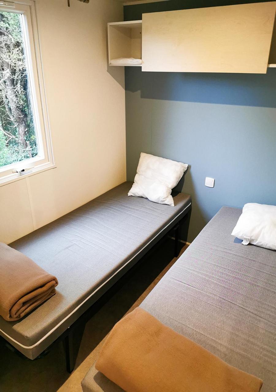 Camping Des Bondons La Ferte sous Jouarre Ruang foto