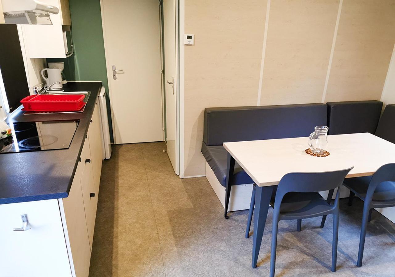 Camping Des Bondons La Ferte sous Jouarre Ruang foto